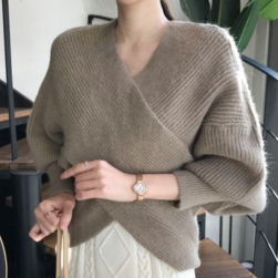 Ukawaii優しい雰囲気 ファッション デザイン性 ｖネック 気質アップ 無地 2色 ニット セーター
