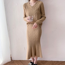 Ukawaii美人度アップ シンプル Vネック セーター+フィッシュテール スカート 2点セットアップ