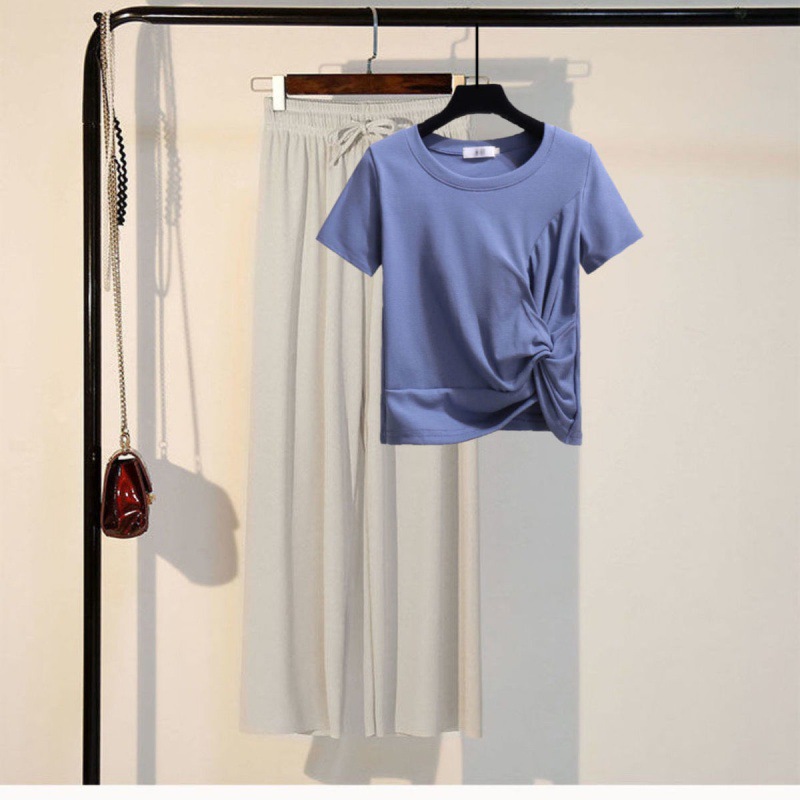 ブルー/ Tシャツ+アプリコット/パンツ
