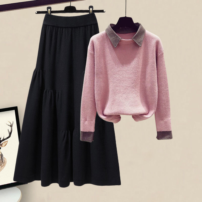ピンクセーター+ブラックスカート