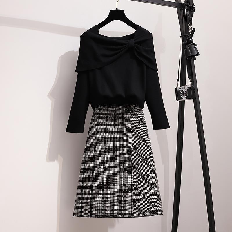 ブラック/ニット.セーター+ グレー/スカート