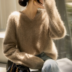 柔らかくて優しい印象 シンプル ニット 秋冬 Vネック 3色展開 無地 セーター