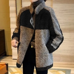 個性的なデザイン 韓国系 秋冬 配色 大きめのサイズ感 体型をカバー 長袖 カーディガン