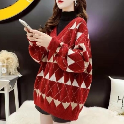 韓国風ファッション シンプル 配色 幾何模様 着痩せ効果 レイヤード 大きめのサイズ感 ハーフネック 長袖 ニットセーター