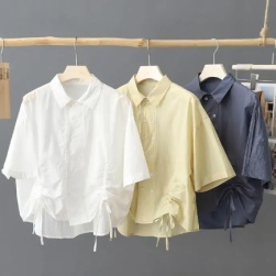 上品さたっぷり シングルブレスト 2023 女性 半袖 薄い ショット丈　シャツ