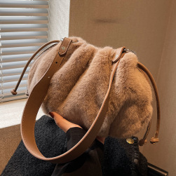 マグネット 柔らかくて優しい印象 ファッション ファー 大流行新作 ショルダーバッグ