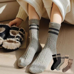 「四足セット」 春秋 ボーダー 配色 レディース 暖かい しっかり素材 厚みのある レトロ ソックス 靴下