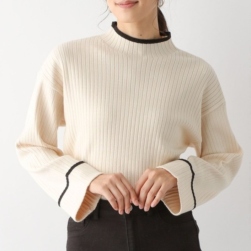 「魔法顯瘦」シンプル ファッション 大きめのサイズ感 カジュアル ラウンドネック 切り替え 配色 防寒 デザイン性抜群 ニットセーター