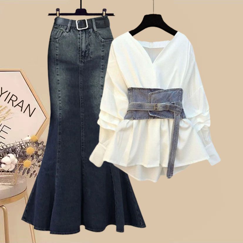 ガードル+ホワイト/シャツ＋スカート