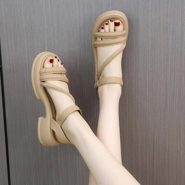 ベージュ