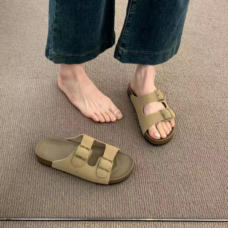 ベージュ