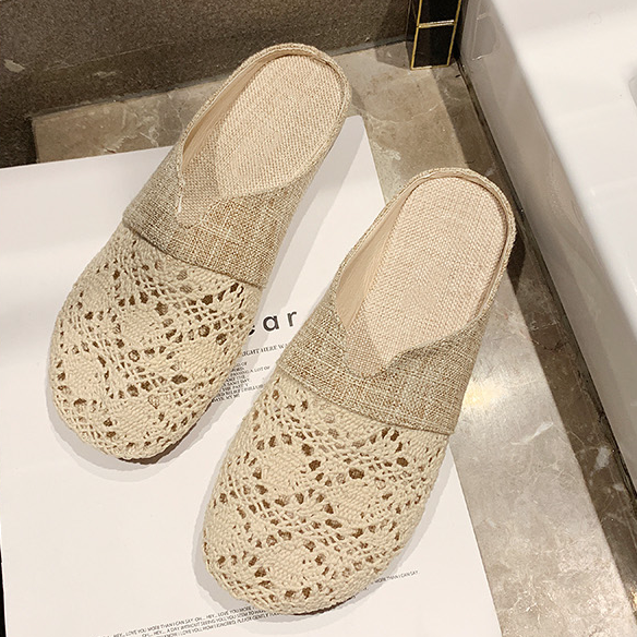 ベージュ