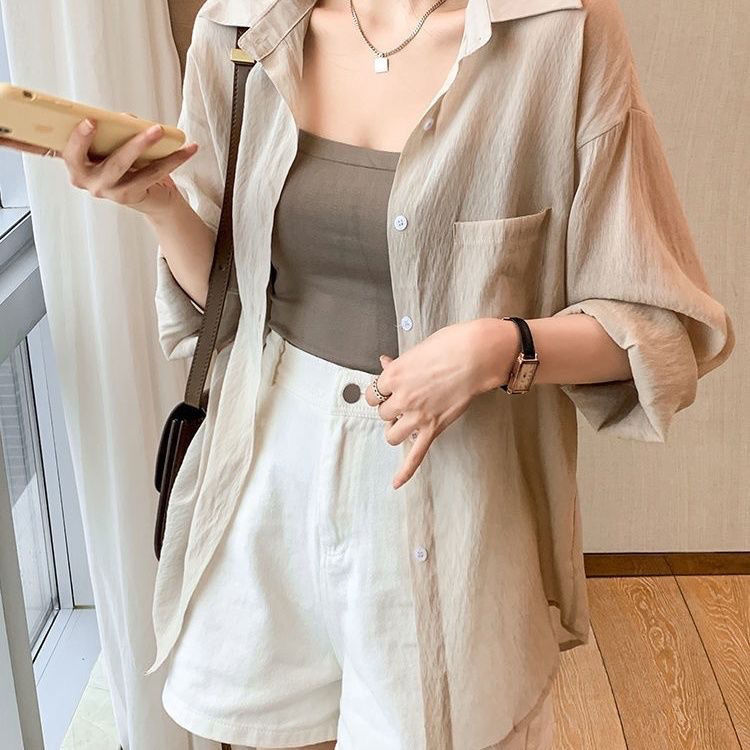 ベージュ