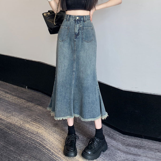 目を奪われるキレカジフリンジハイウエストデニムスカート