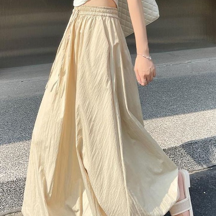 ベージュ