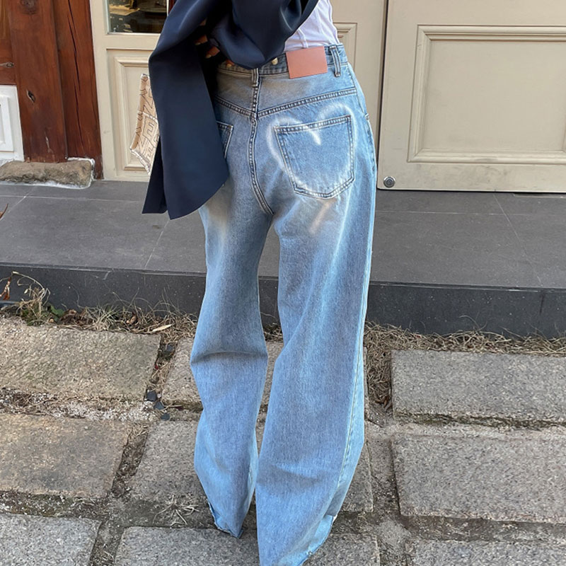 春夏にぴったり　ハート柄プリントダメージデニムパンツ
