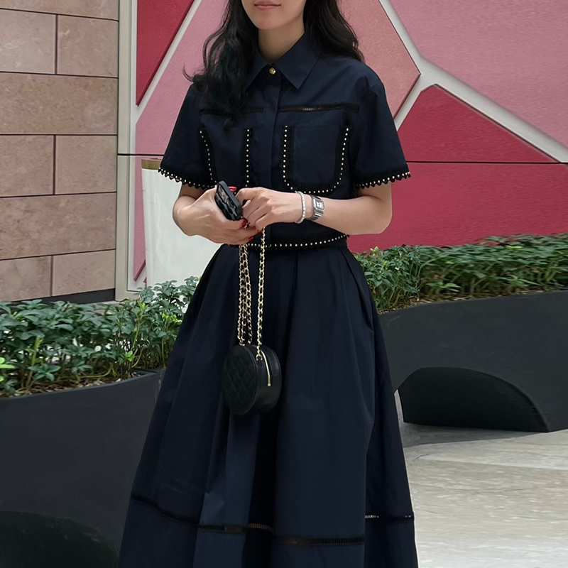 ブラックシャツ