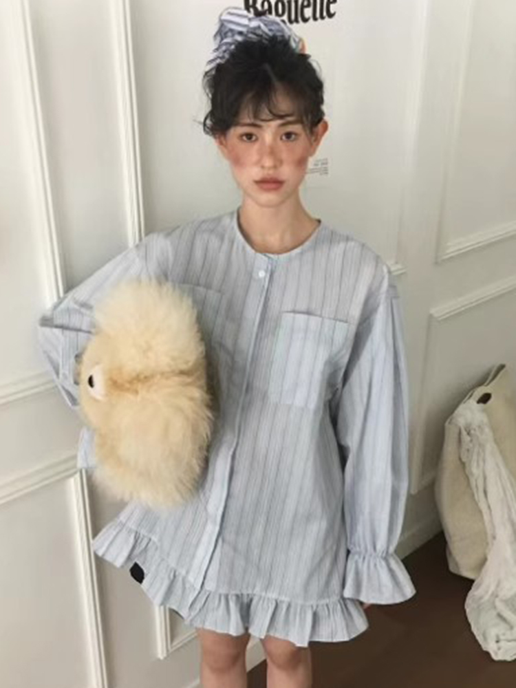ブルー