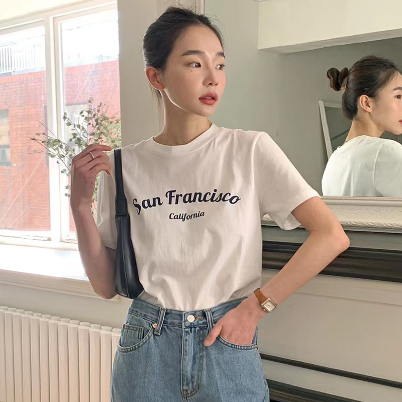 シンプルロゴプリントラウンドネックTシャツ