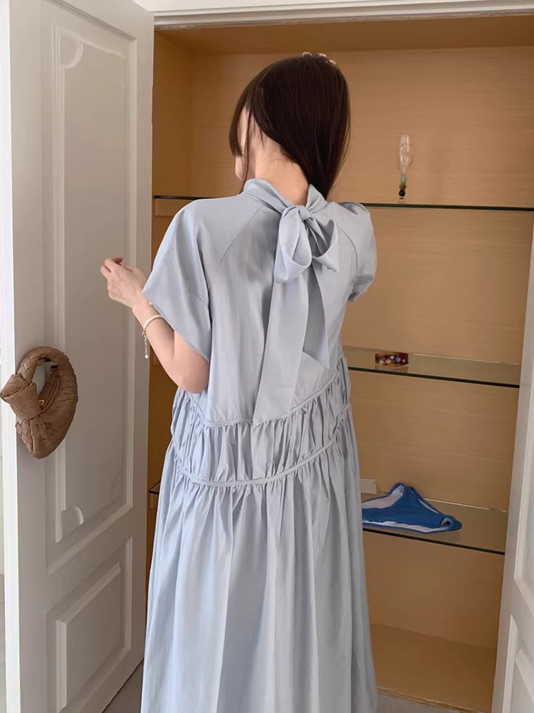 ブルー