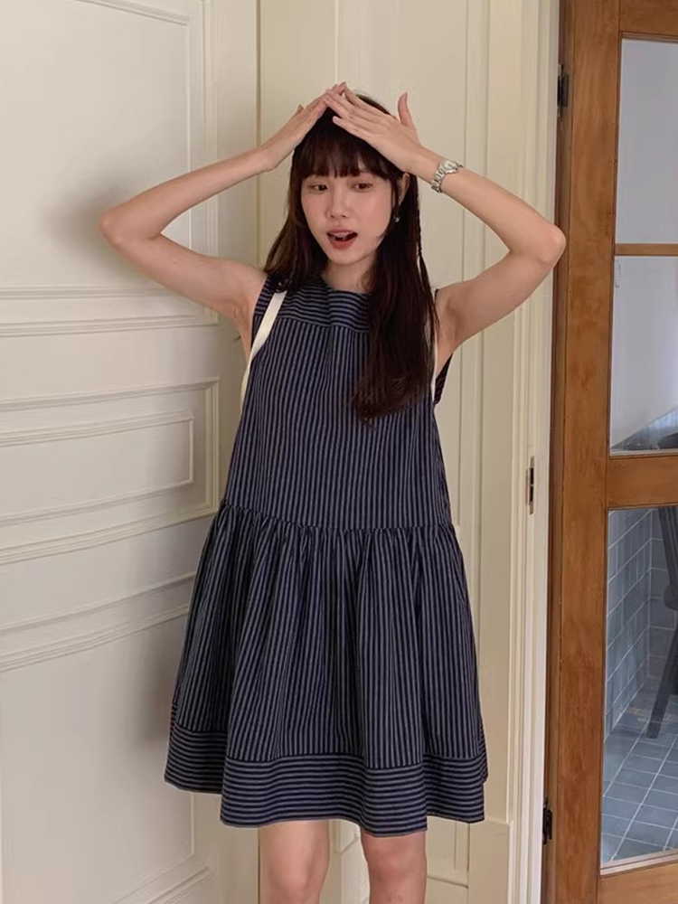 ネイビー