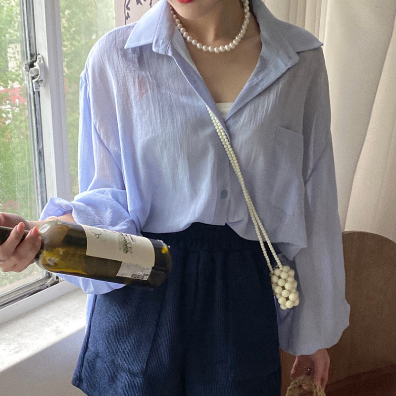 ブルー