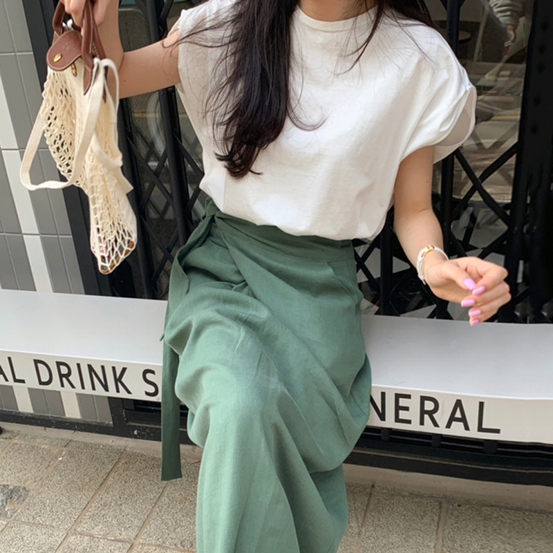 夏のリラクシーセット無地Tシャツとリボン付きスリットスカート