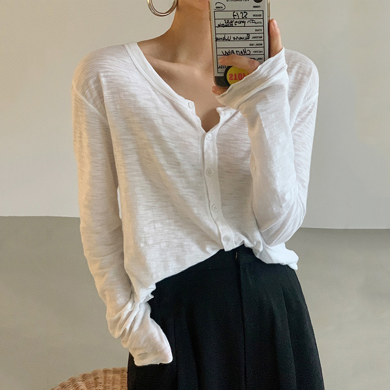 夏の軽やかUVカットVネック長袖シアーカーディガンTシャツ