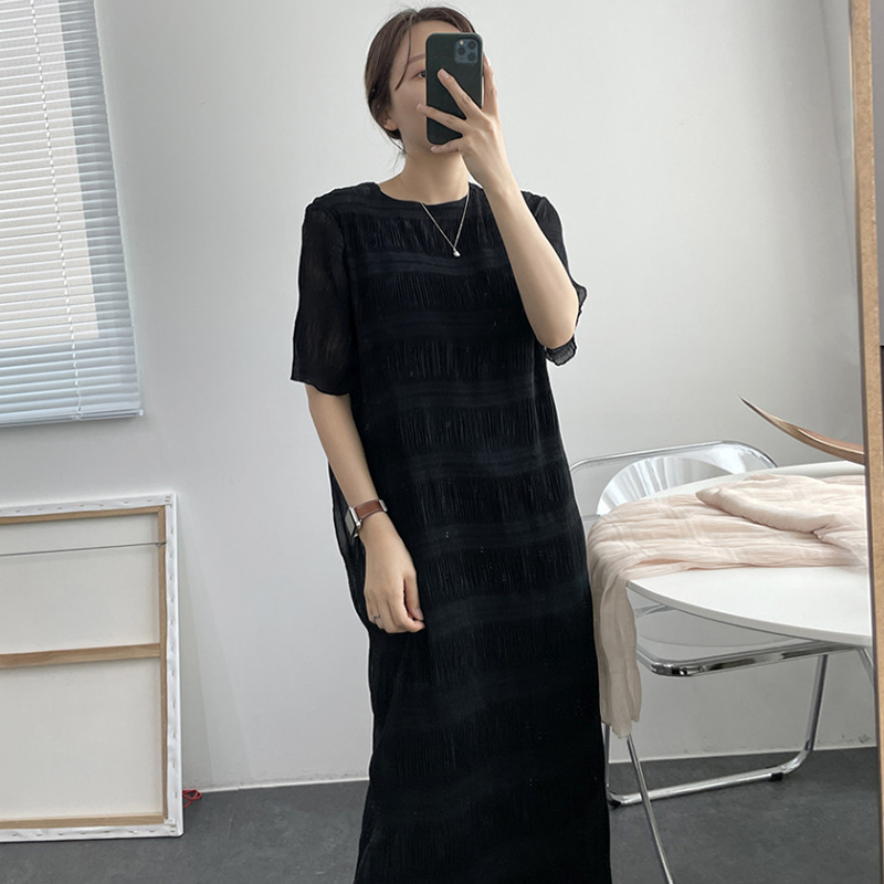 ブラック