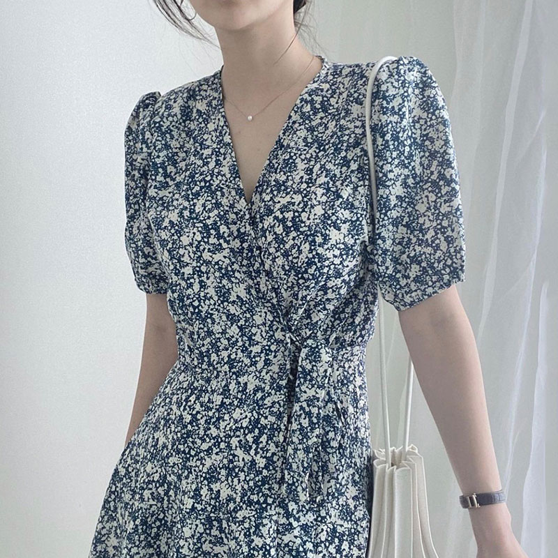 ブルー
