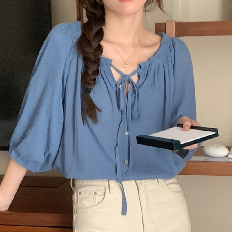 ブルー