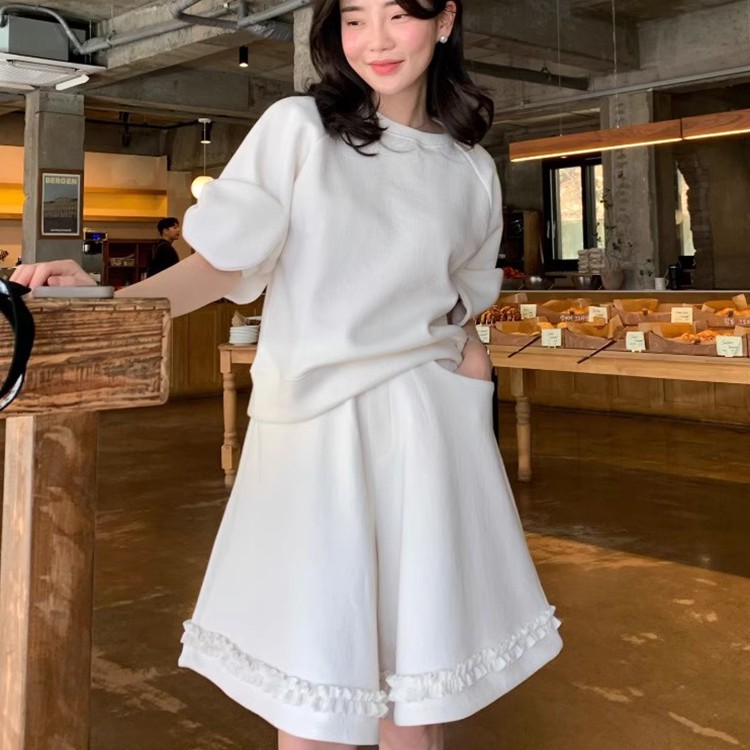 リボン付き半袖スウェット＋ハイウエストフリルショートパンツ セットアップ ガーリースタイル