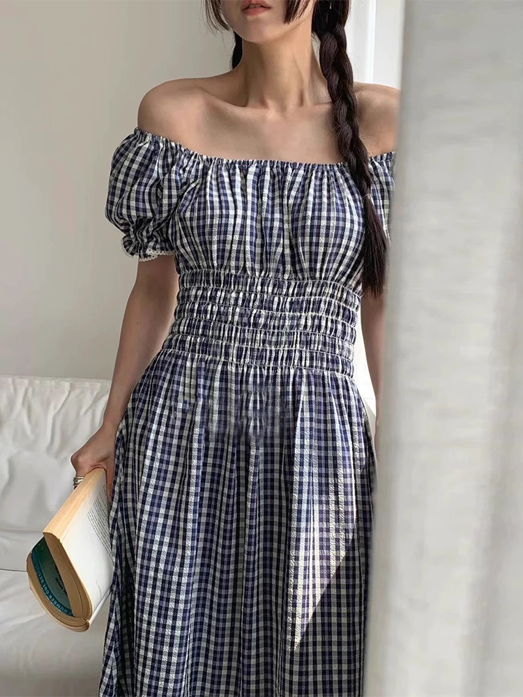 ダークブルー