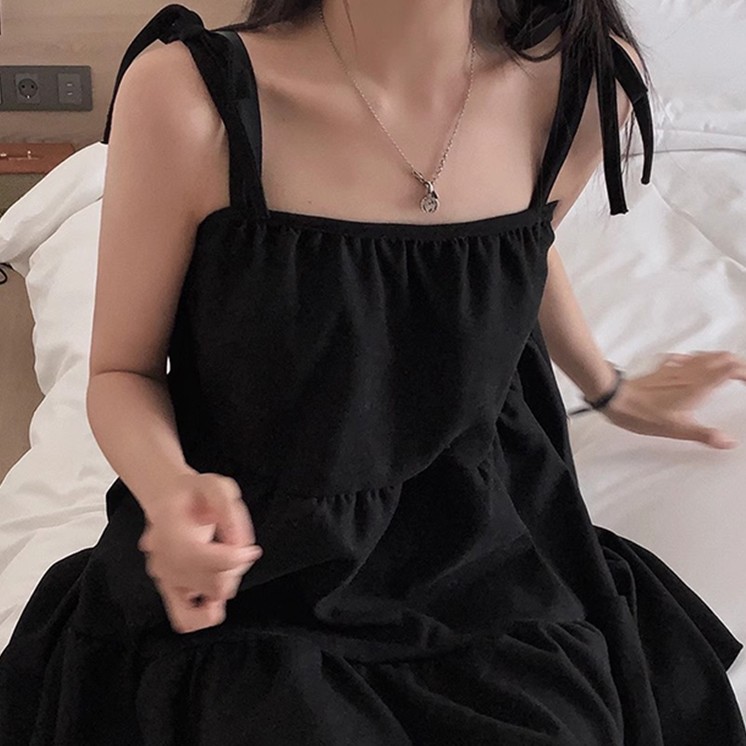 小柄女性にもおすすめゆったりリボン付き無地キャミワンピース