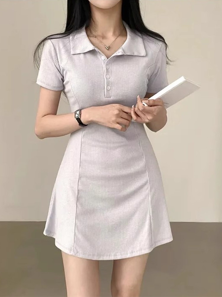 グレー