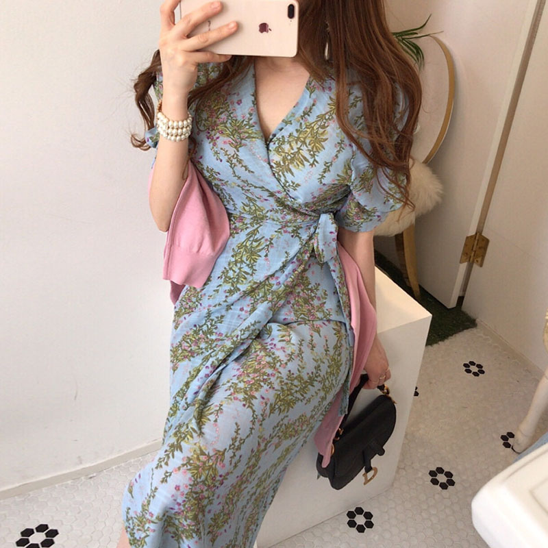 ブルー