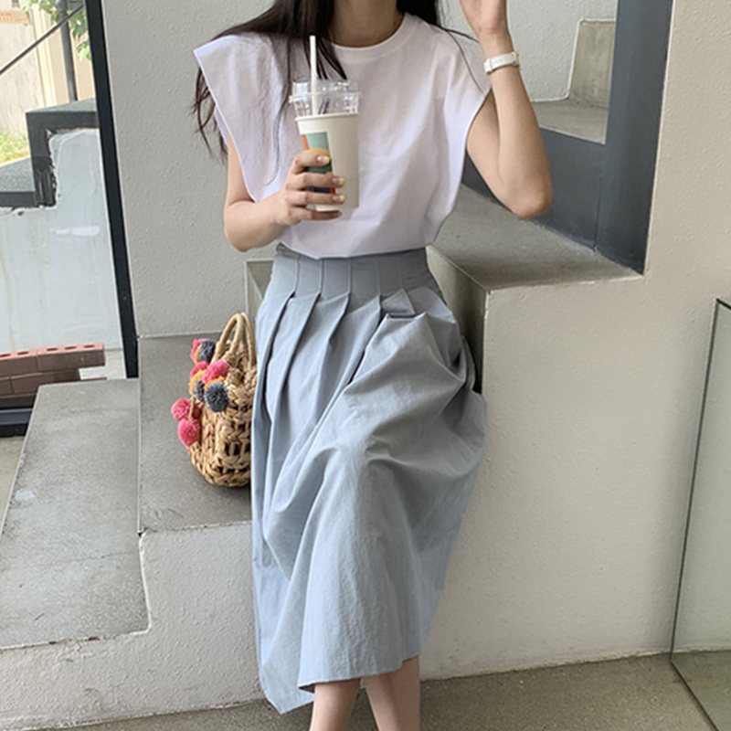 薄手ニットショート丈パフスリーブトップス スクエアネックでスッキリ見え
