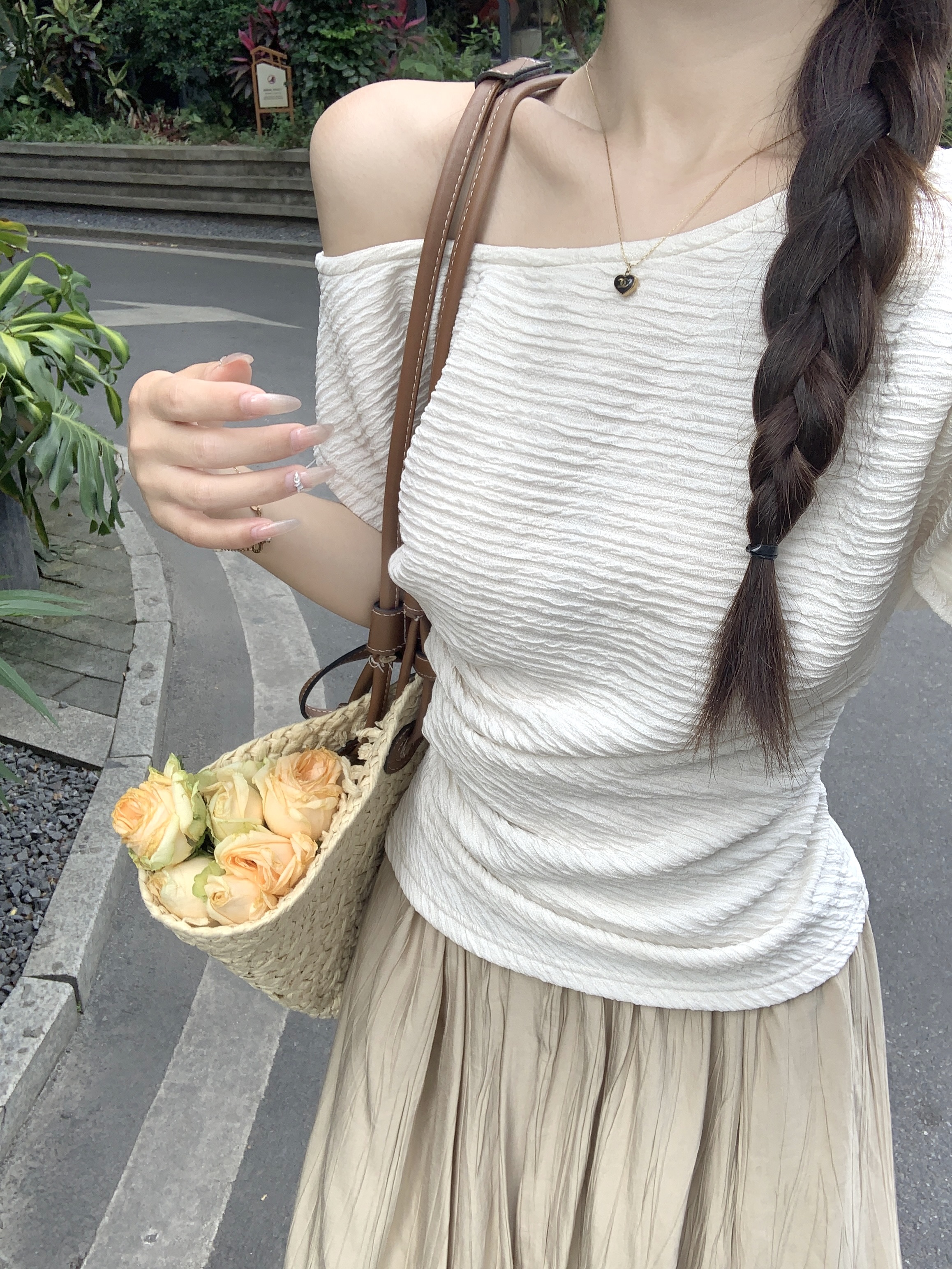 ホワイト