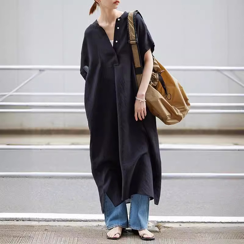 Vネックゆったりシルエットワンピース