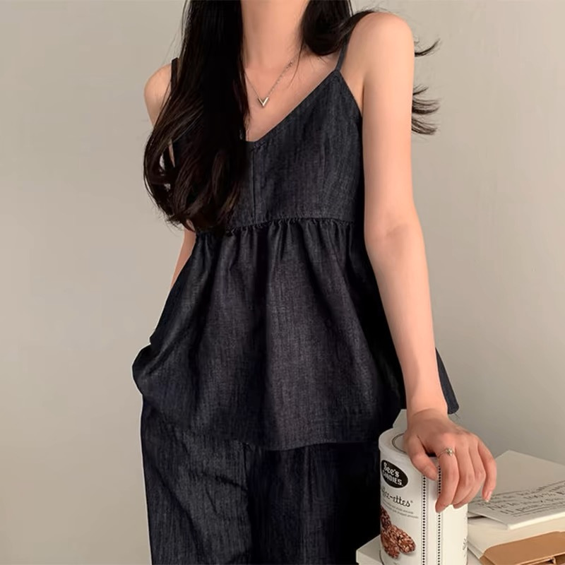 細見え効果あり デニム風キャミソールとワイドパンツのセットアップ