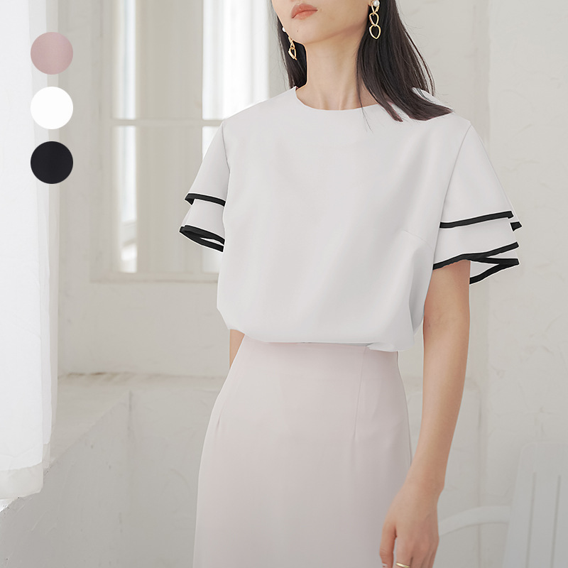 上品なフレアスリーブが魅力のゆったりシルエットTシャツ