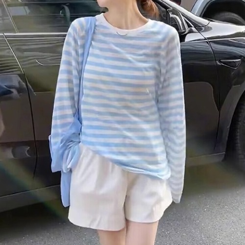 ブルー