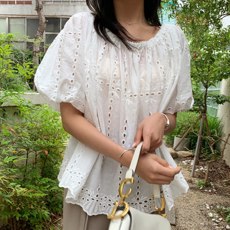 フラワー刺繍入り バルーンスリーブ 半袖シャツトップス