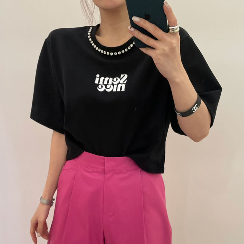 ラウンドネック ビジュー付き ロゴプリント ゆったり半袖Tシャツ