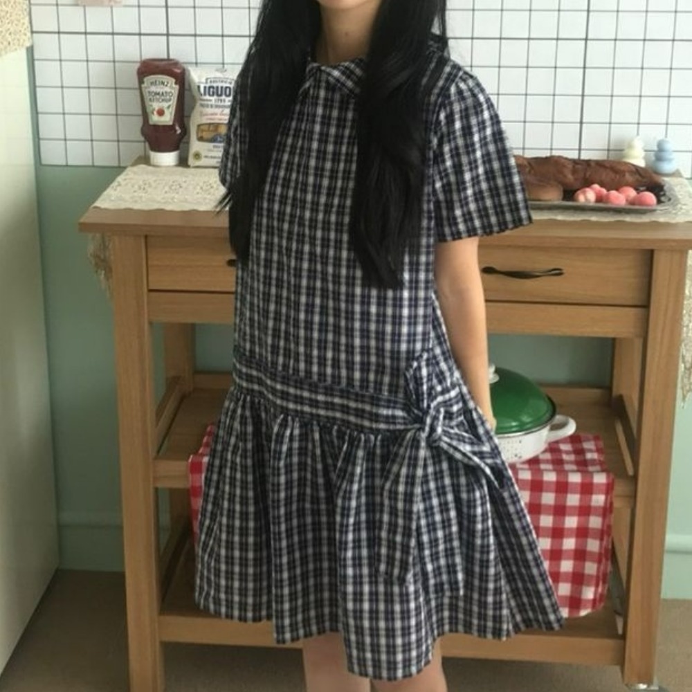 レトロなチェック柄×ガーリーなバタフライカラー リボン付き半袖ワンピース