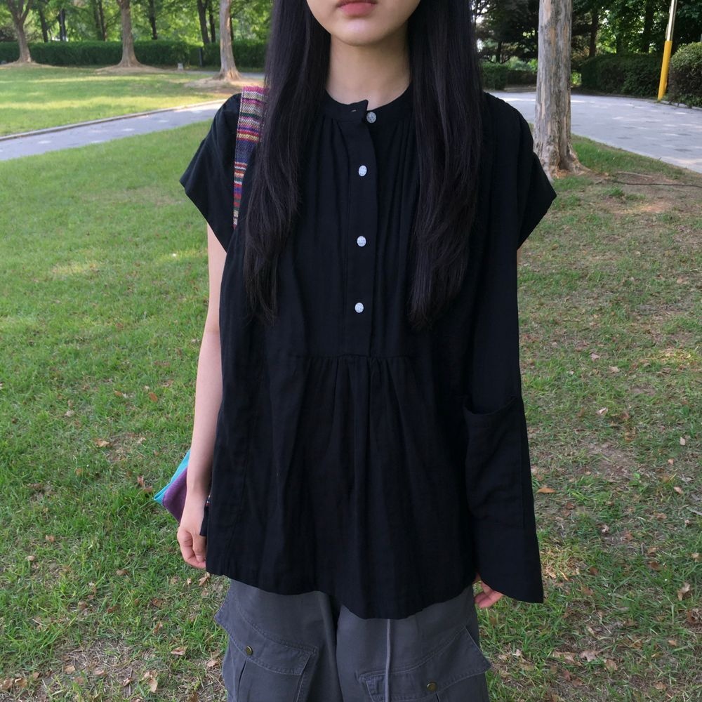 ブラック シャツ