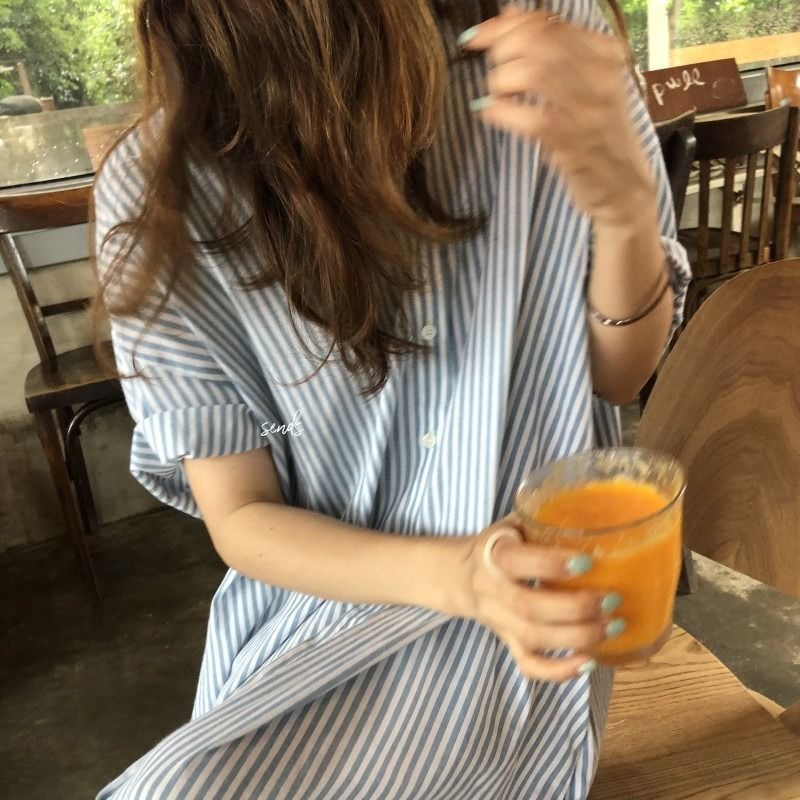 ブルー