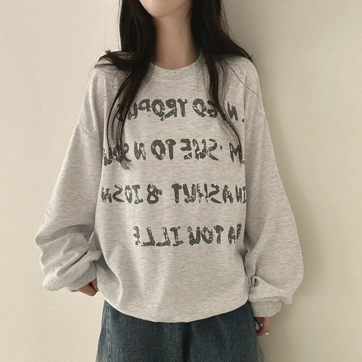 グレー