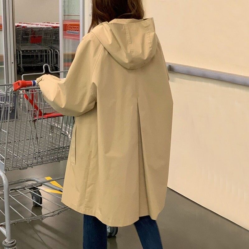 カーキ