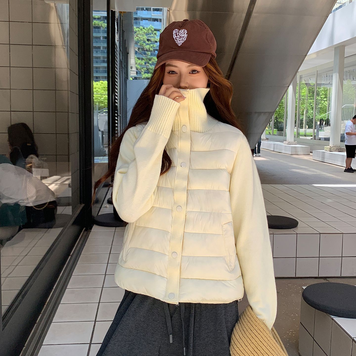ベージュ